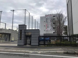母校について