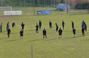 Ascoli al lavoro con la testa al Cagliari