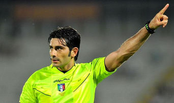 Ascoli - Novara "fischia" Maresca