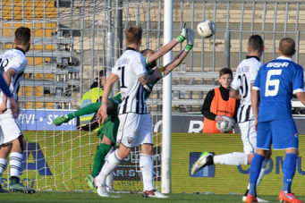 Ascoli - Como, le immagini della gara nell'obiettivo fotografico di "Edo"