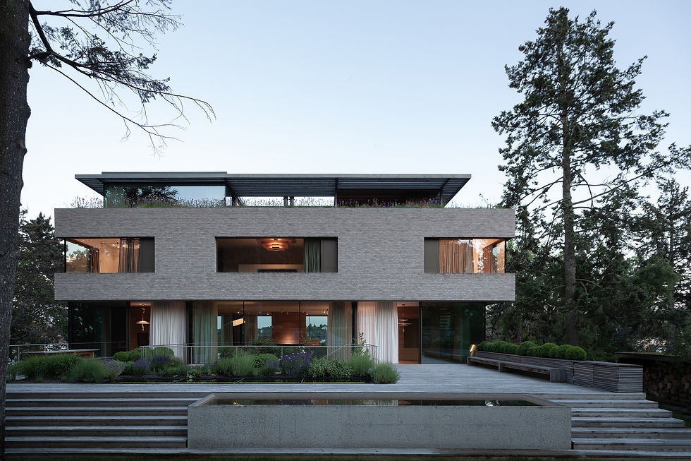 © Alex Shoots Buildings