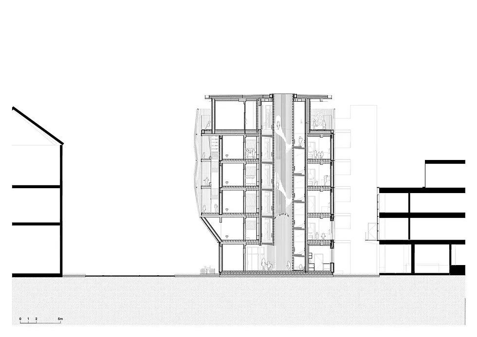 B-B剖面显示建筑在校园边界中的高度、楼层与竖向活动系统。
Section B-B shows the daycare’s height, levels and vertical activity system at the campus edge.
© Kéré Architecture + HK Architekten