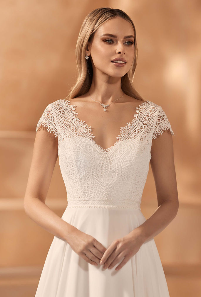 Romantische und schlichte Hochzeitskleider und Brautmode in Zürich Schweiz. Brautweiteiler - Mixandmatch. Amelie Bridal, Bianco Evento, Amylove, Eglantine