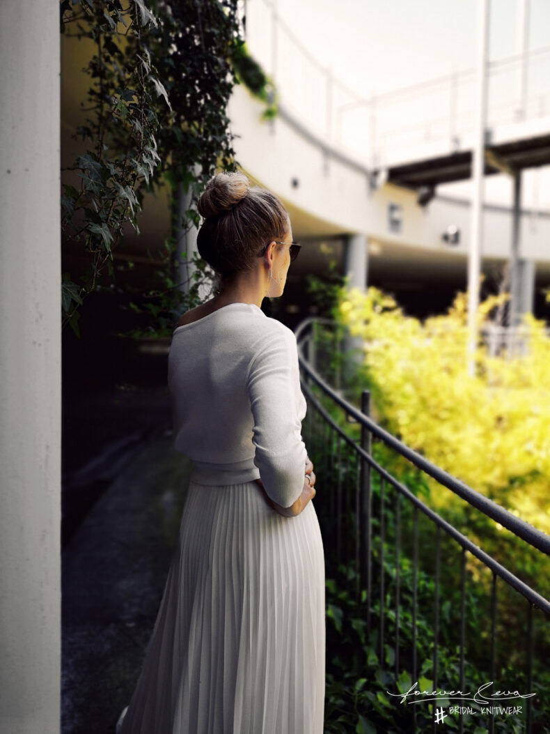 schlichter Pullover mit Uboot Auschnitt