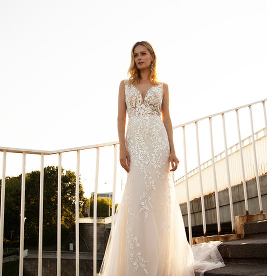 Romantische und schlichte Hochzeitskleider und Brautmode in Zürich Schweiz. Brautweiteiler - Mixandmatch. Amelie Bridal, Bianco Evento, Amylove, Eglantine
