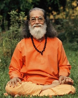 Paramahamsa Hariharananda.jpg