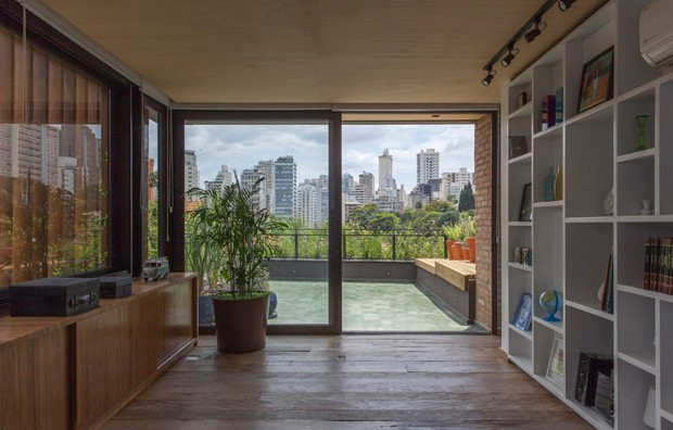 Casa Pre Fabricada Planejada Em Terreno Com Aclive