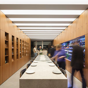 Projeto e planta de loja de vinho: DESIGN DE INTERIORES.