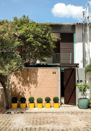 51 Modelos de fachadas de casas estreitas para você construir.