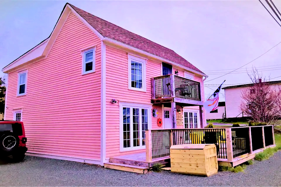 The Pink House Bonavista Area Vacation Rental 253 Main Street
