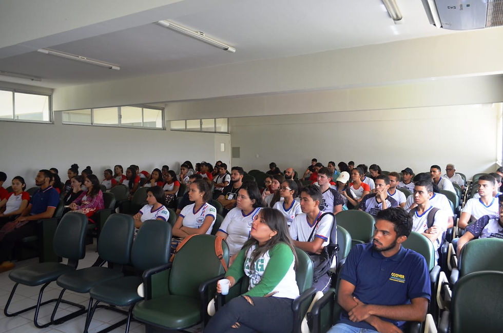 Estudantes no auditório da UFRA - Campus Parauapebas