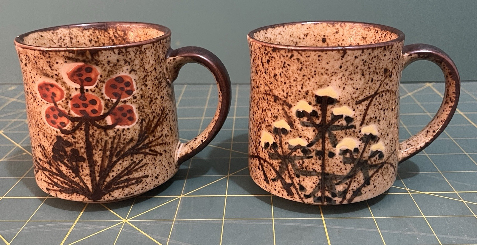 Set of 2 Vintage Stoneware Coffee Mugs 1970S Japan Floral Speckled