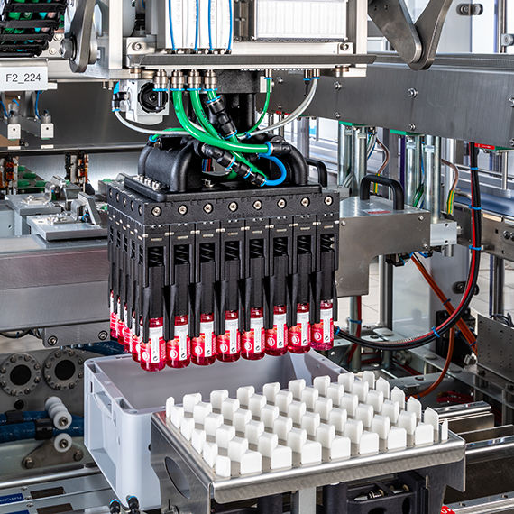 F2 carton and tray loading 14