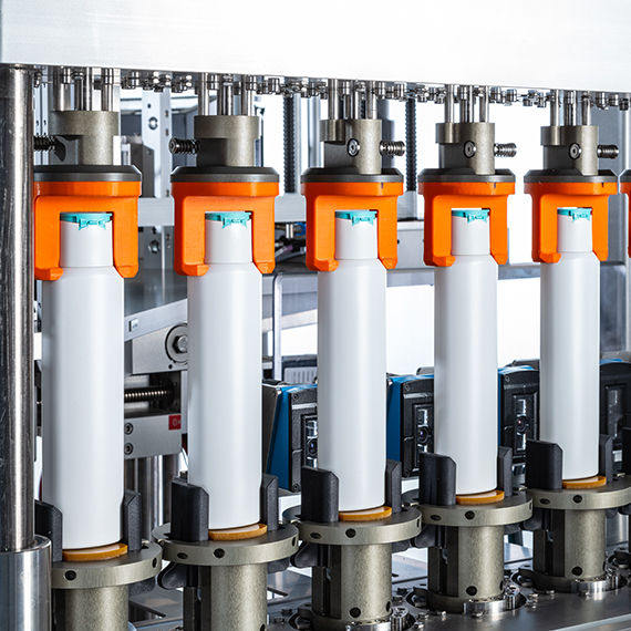 F2 Capping of cups and bottles 09
