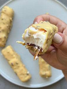 חטיף גלידת בלונדי קראנץ שקדים