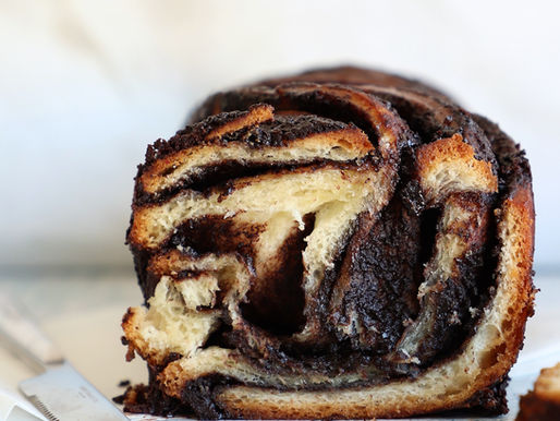 עוגת שמרים שוקולד עסיסית 