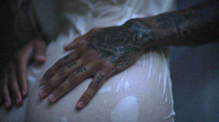 Kylie Jenner protagonizó un video hot junto a Tyga en la ducha