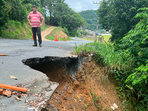 CRATERA NA JOHANN HADLICH É CONSERTADA APÓS COBRANÇA DO VEREADOR ITO