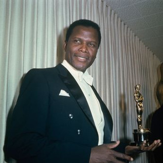 Death of a Dynasty! Legendary Actor Sidney Poitier Dies at 94.