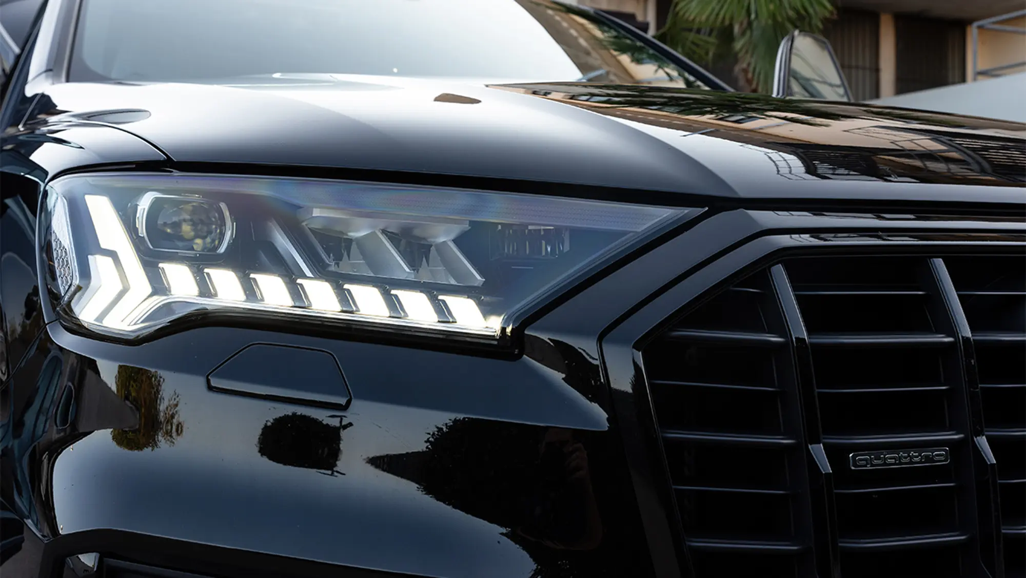 Audi Q7 S line - FLM Luxury Rent | Noleggio Auto di Lusso