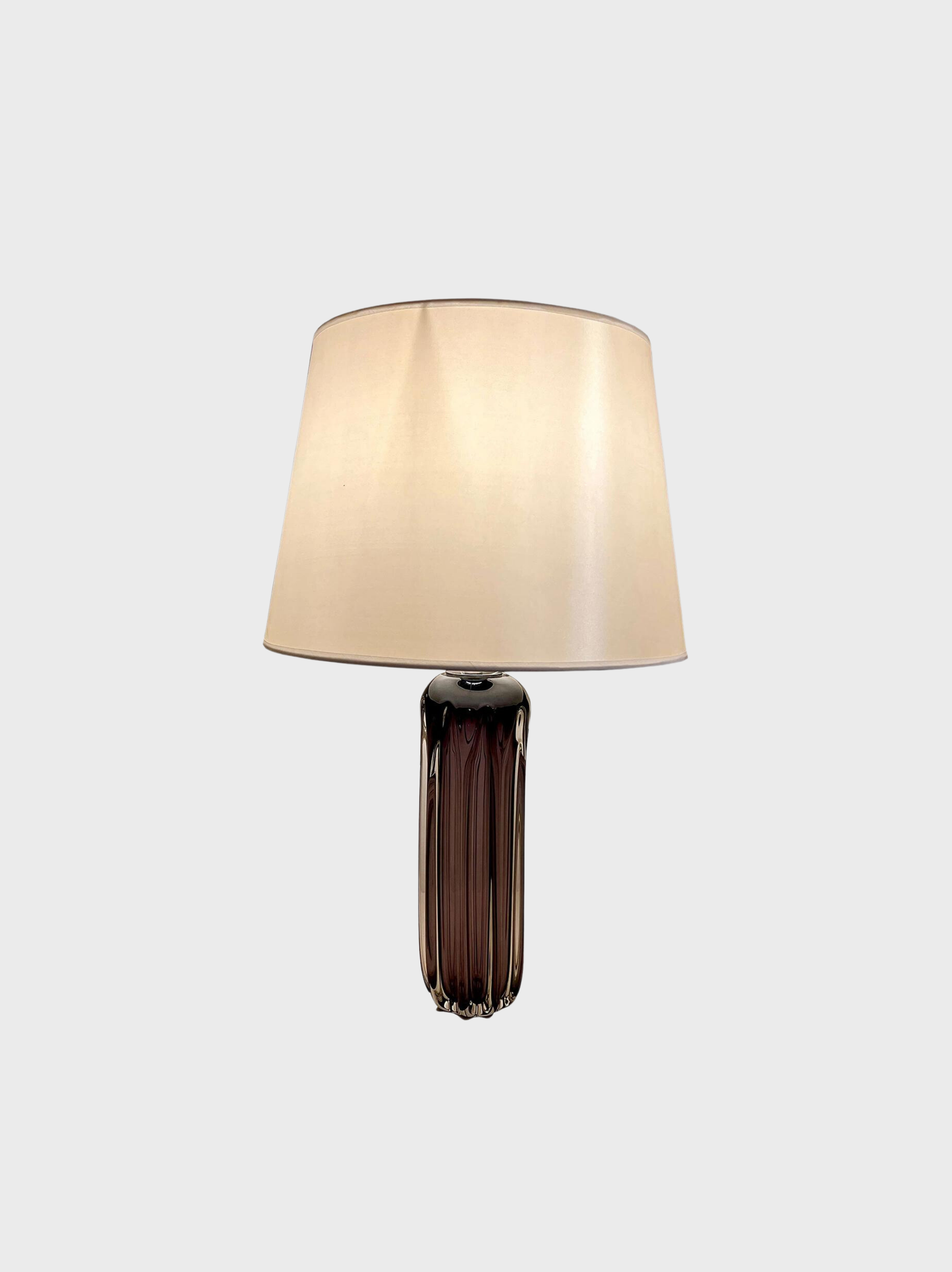 مصباح طاولة زجاجي أرجواني