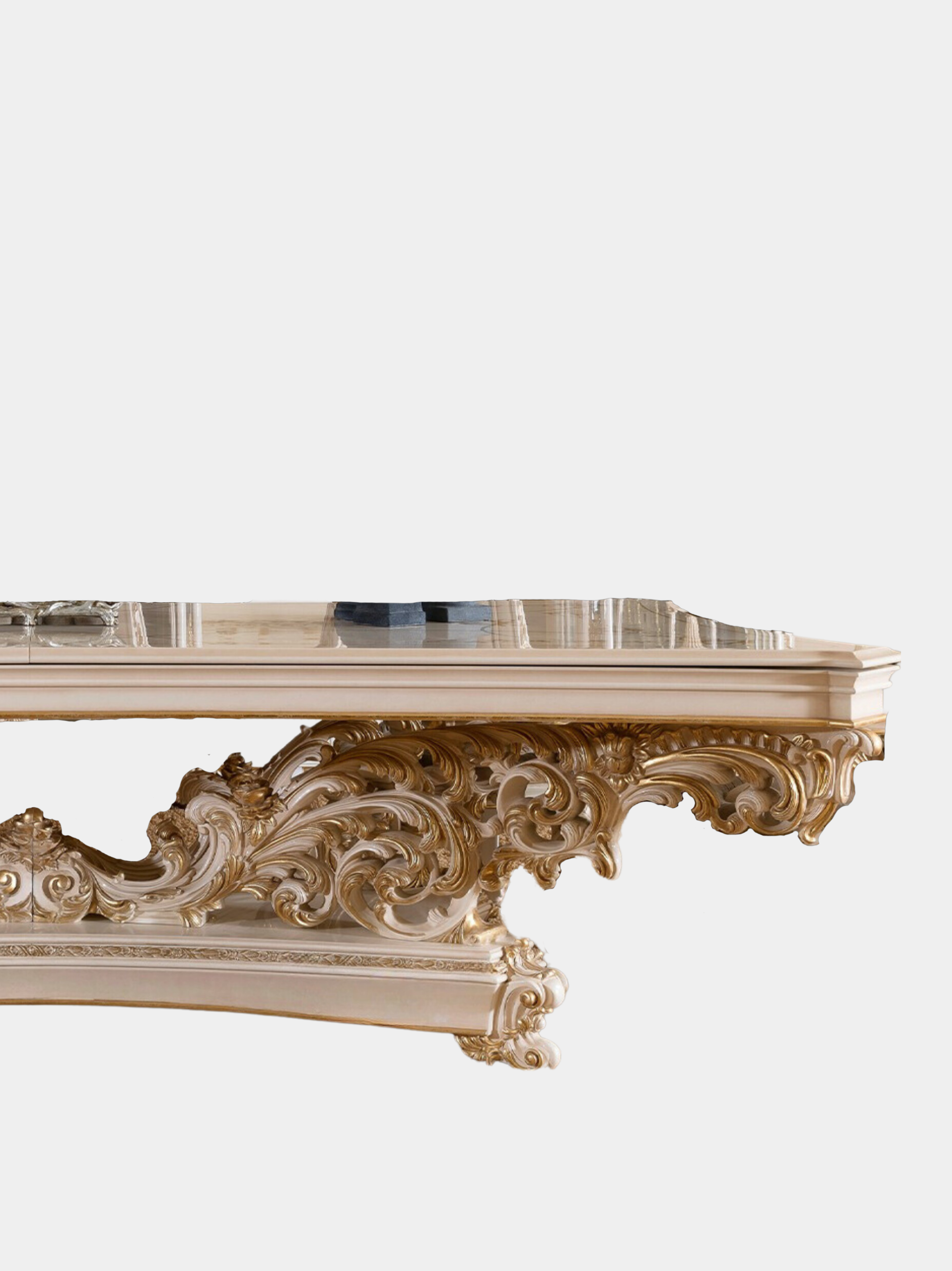 طاولة طعام باوتشر