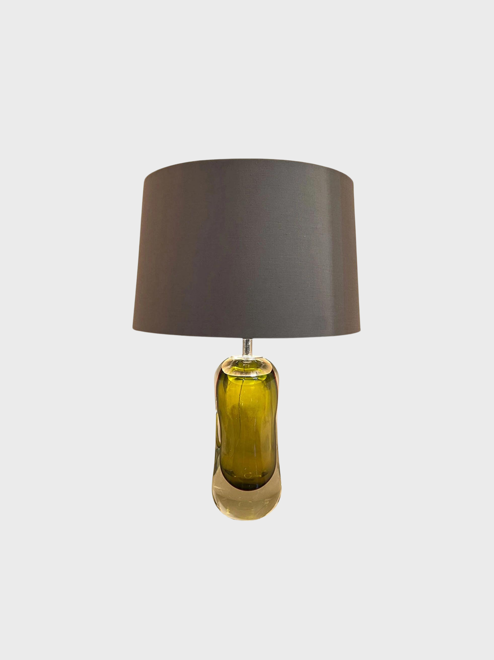 مصباح طاولة أخضر عميق