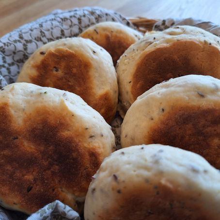 luftig fluffige proteinreiche Pfannenbrötchen