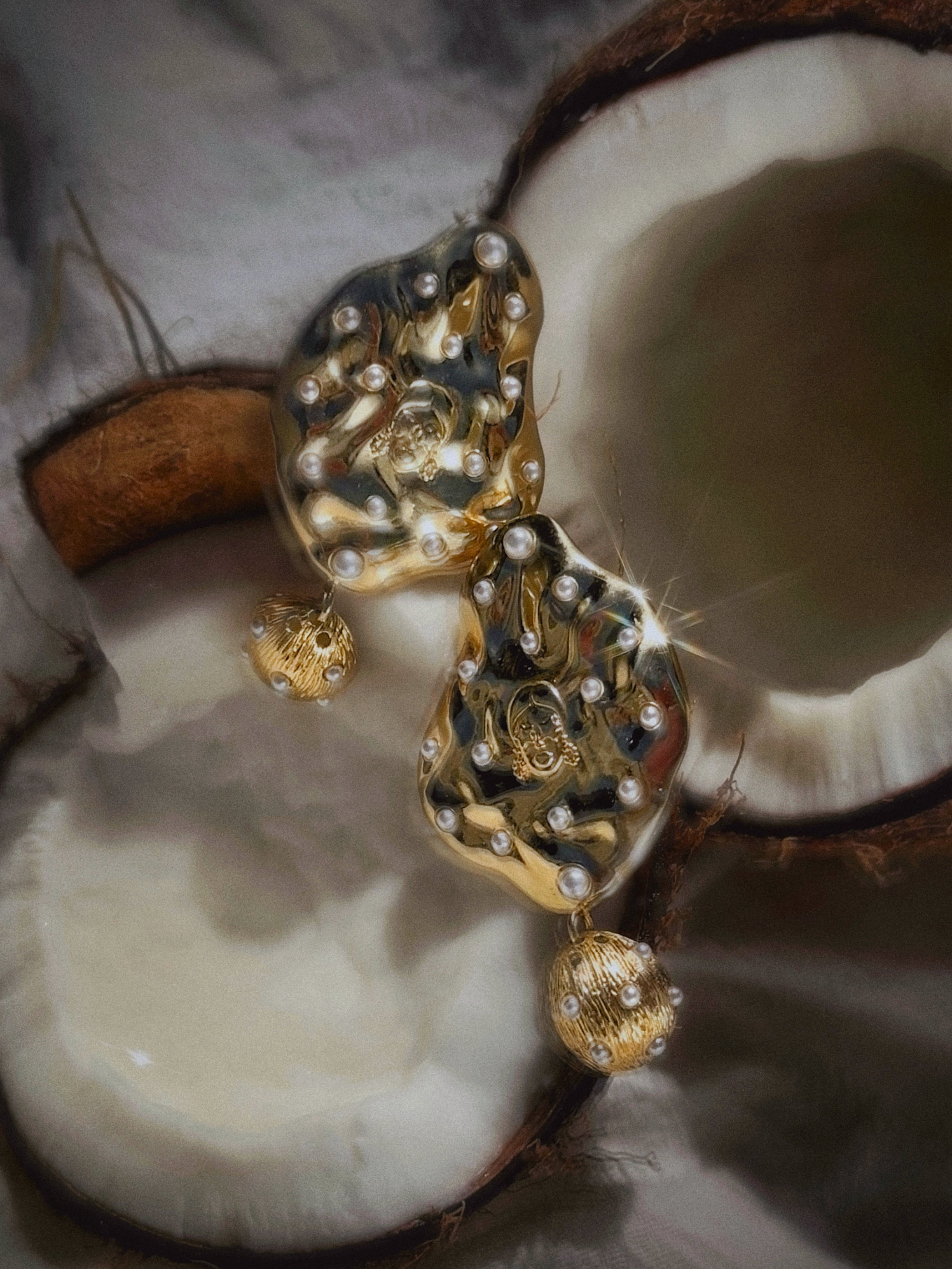 QUEEN COCO EARRINGS