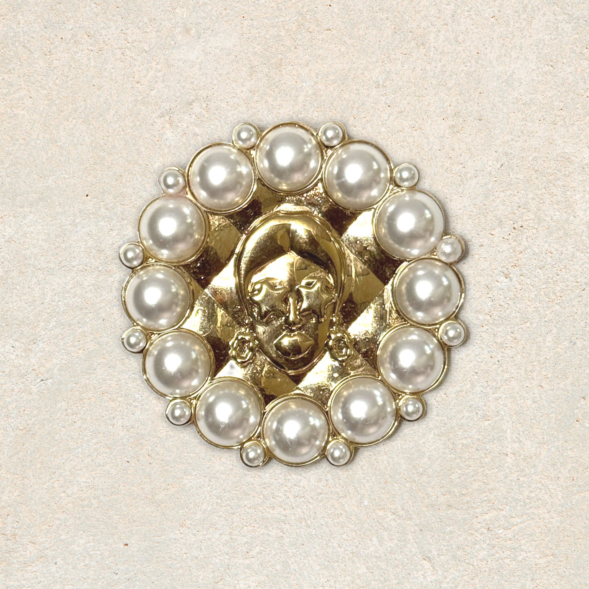 REINA ROYALE BROOCH