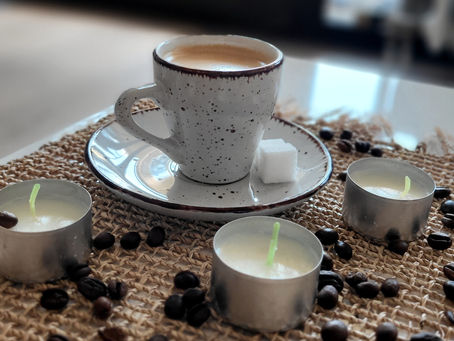 Iced Coffee & Salted Caramel Teelichter: Dein Duftmoment für Zuhause!