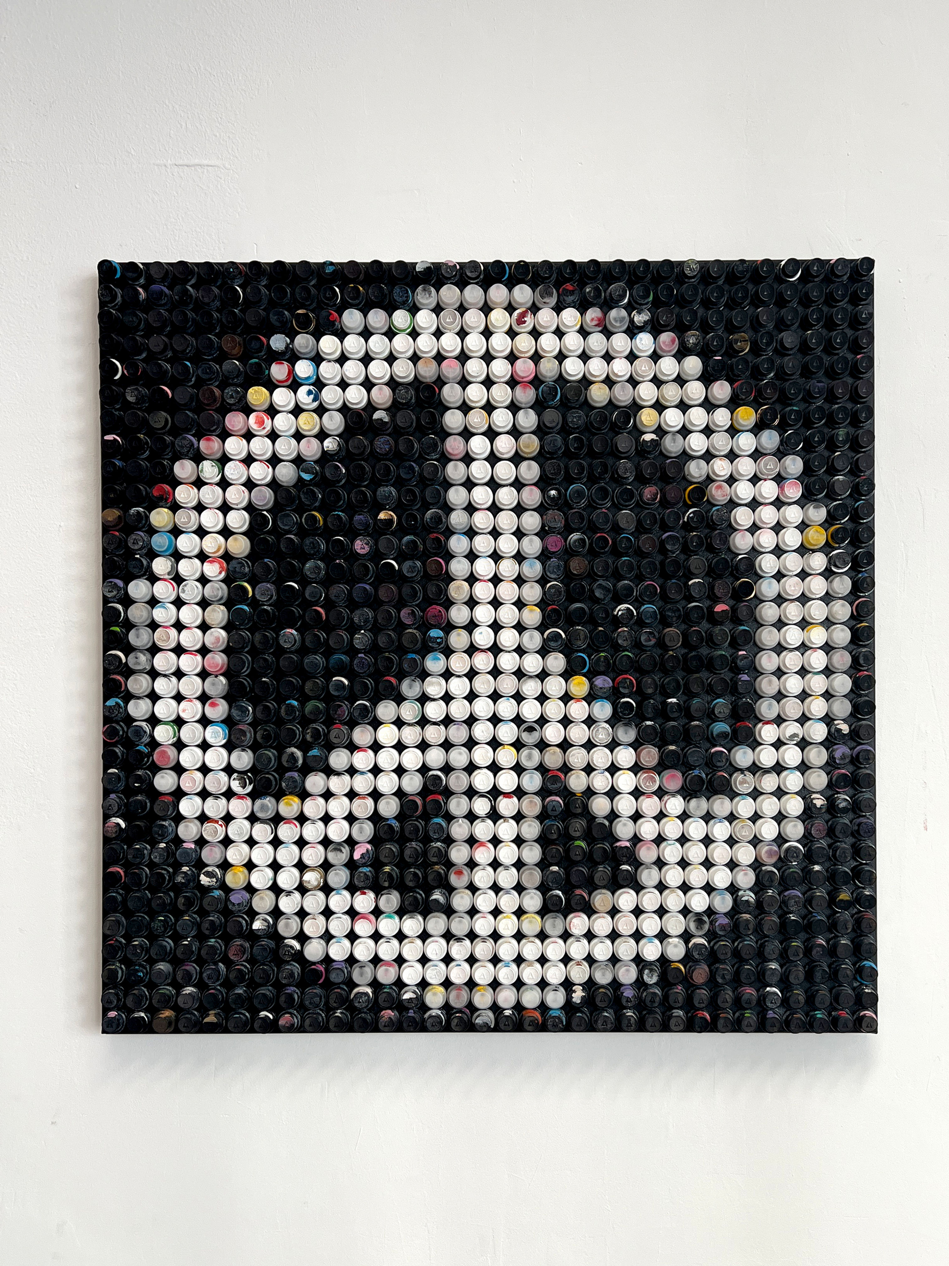 Spray Caps ☮︎ Black White