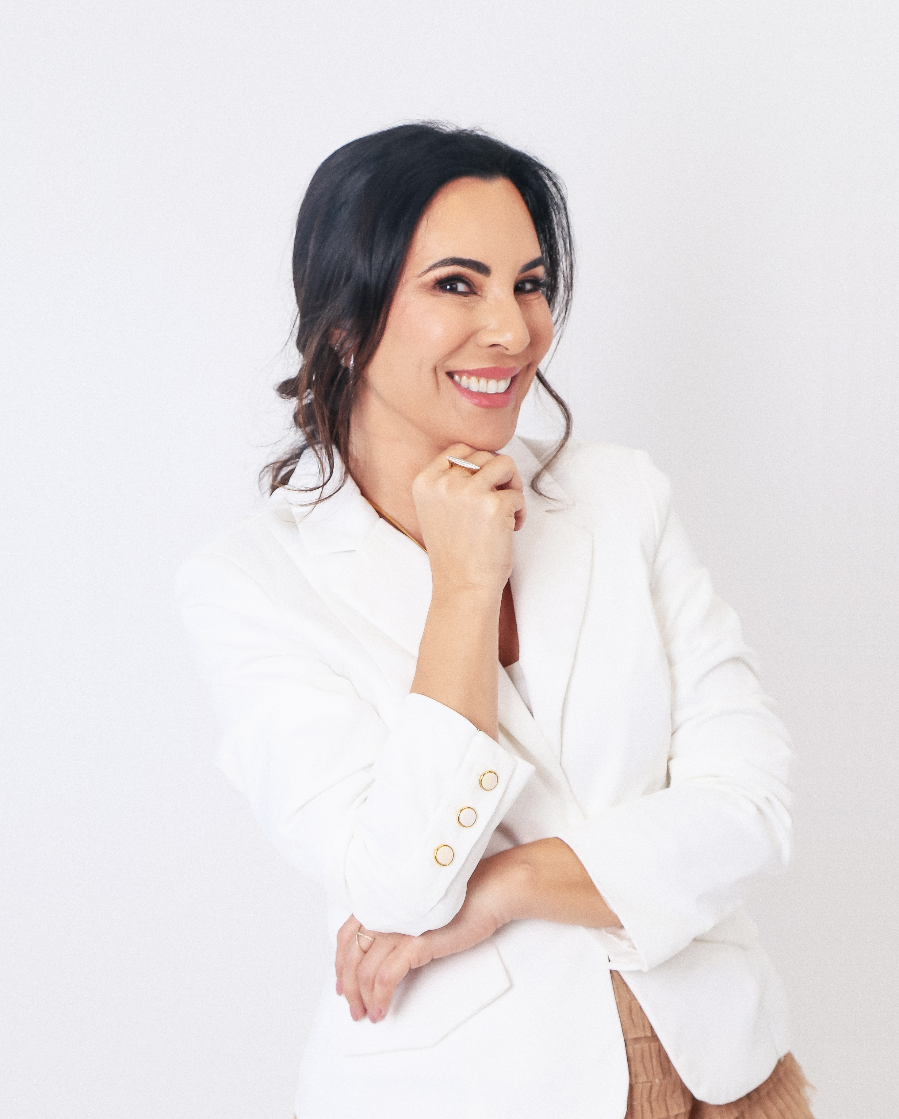 Dra. Sheila Espicalsky, médica dermatologista, em sua clínica em Vila Velha
