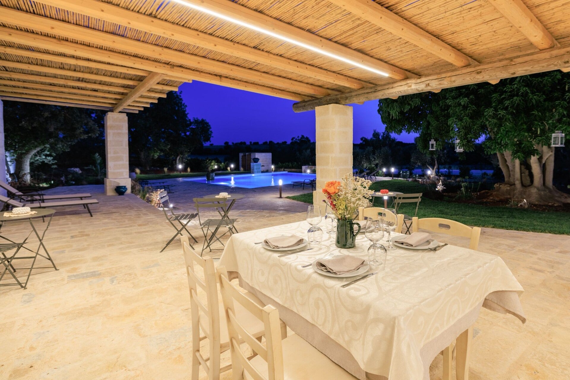 Masseria il Vignale — ristorante sotto il portico