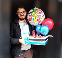 Desayuno sorpresa para hombre, productos saludables y frescos