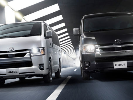 "New HIACE"と "Re:VANT" 