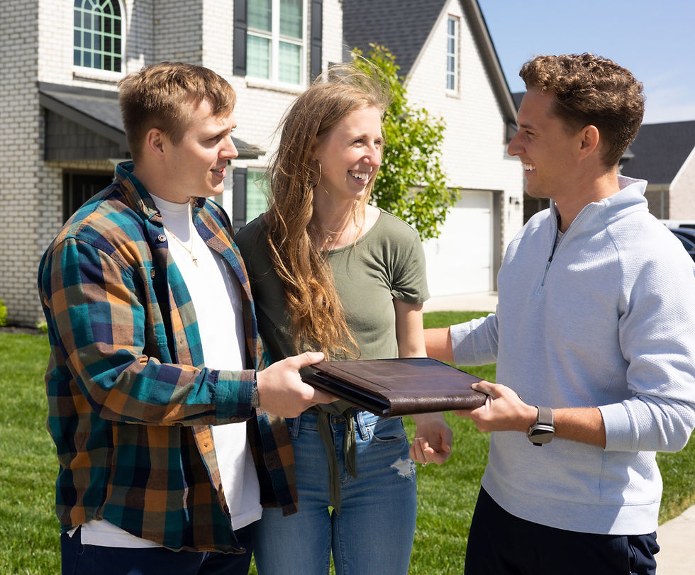 Local Kentucky Insurance Agent meeting with couple.jpg