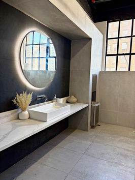 Full Bathroom Nearby 