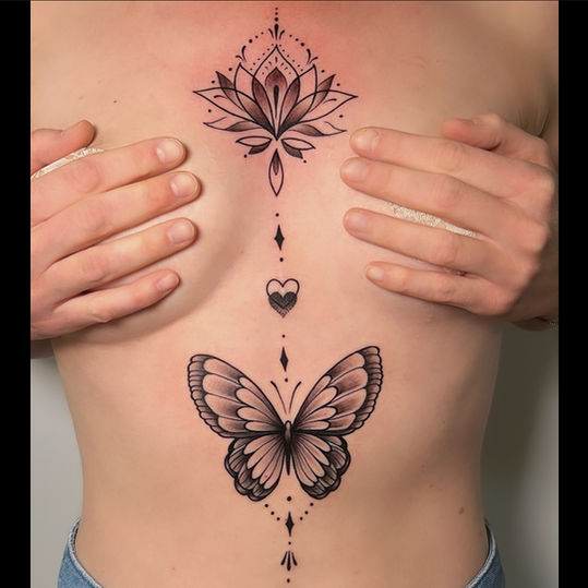 Torsotattoo, Underboob Tattoo, Underboobtattoo, Butterfly Tattoo, Lotus Tattoo, Chesttattoo, Schmetterlingstattoo