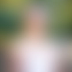 girl posing outdoors for school pictures