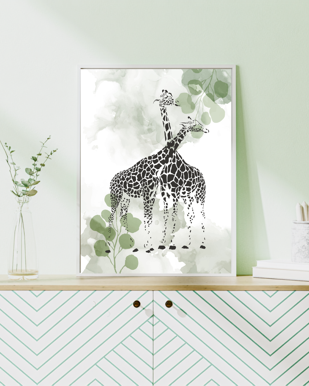 Zwei Giraffen – Minimalistische Wandkunst in Eukalyptusgrün