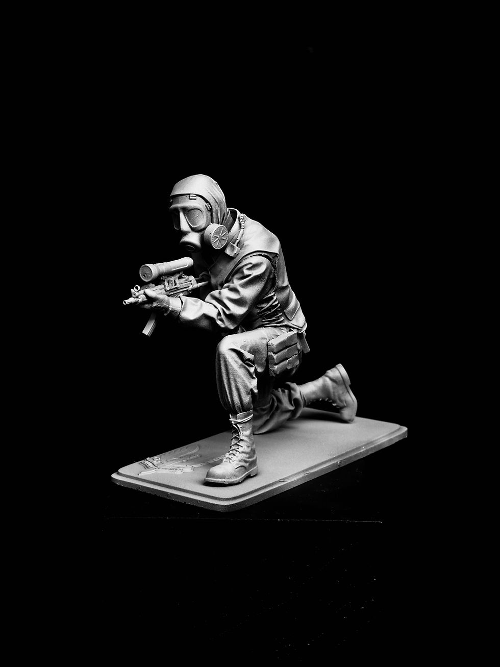 Thumbnail: 120mm SAS, kneeling with MP5, Operation Nimrod, 1980