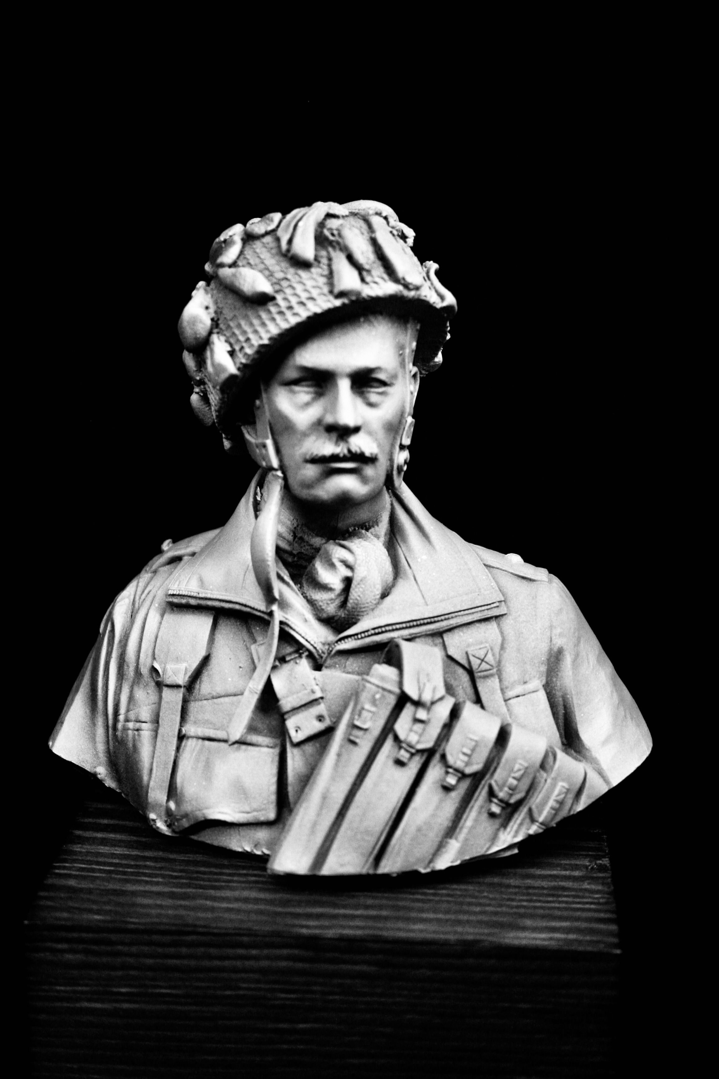 1/6 Bust WWII Officer, Parachute Regt