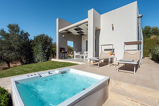 Casa Vacanza con mini-piscina privata La Pettegola Noto Sicilia
