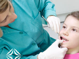 7 buone ragioni per cui i bambini dovrebbero fare la prima visita dal dentista già dai 3 anni di età