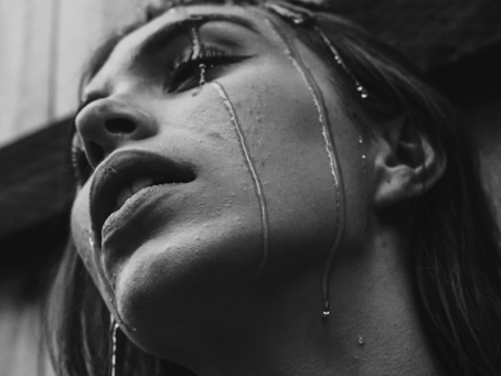 ¿Por qué se nos resecan los labios?