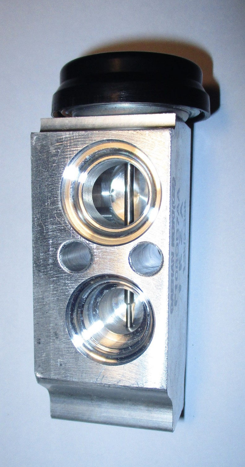 Thumbnail: តង់ដឺរ Hyundai Starex, H-1 2009-up LHD. ខាងមុខ.