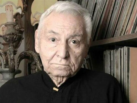 Ο Σχεδιαστής Μόδας Γιάννης Βούρος