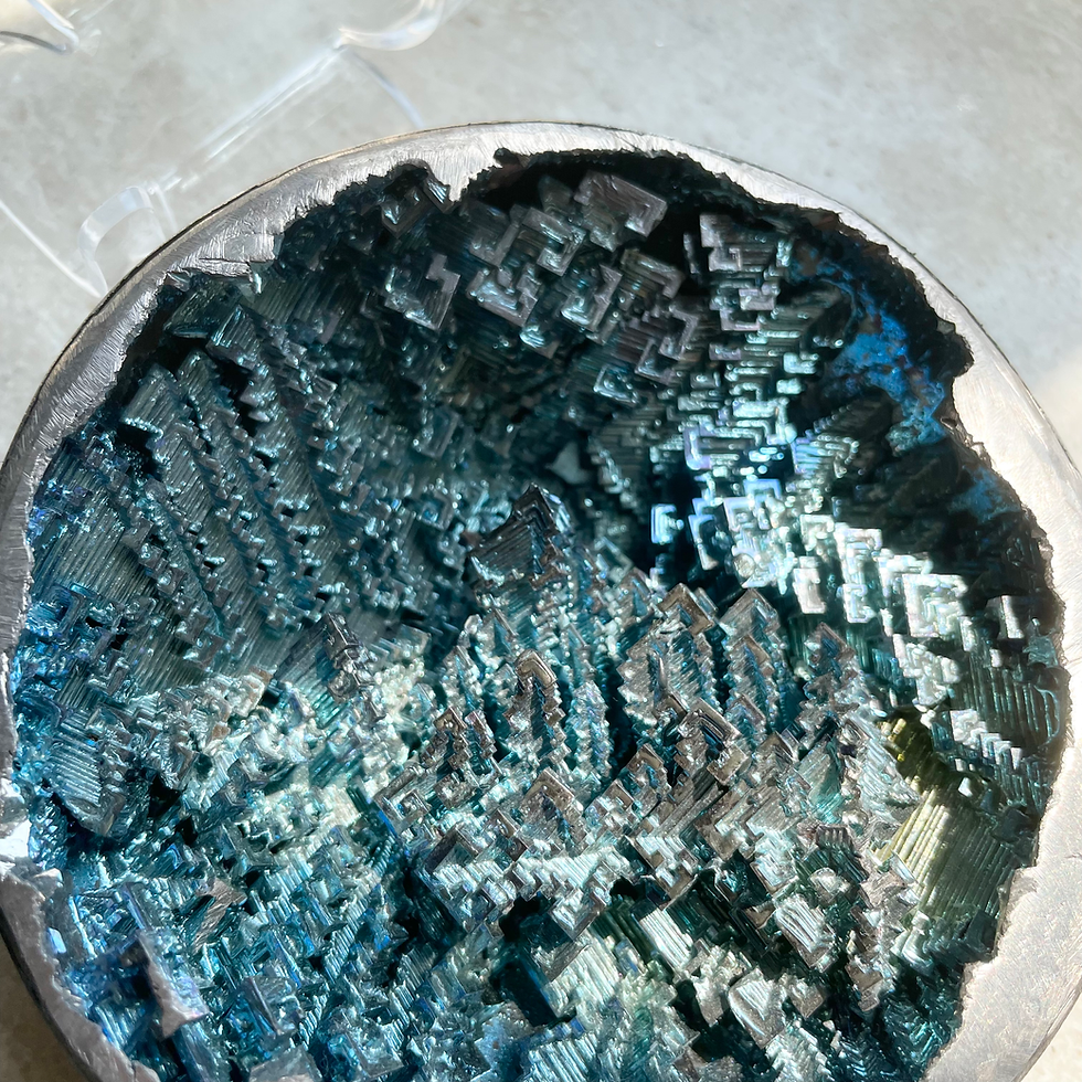 Thumbnail: Bismuth (鉍 )