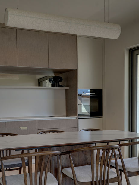 Moderne Wohnküche mit hochwertigem Interior Design.